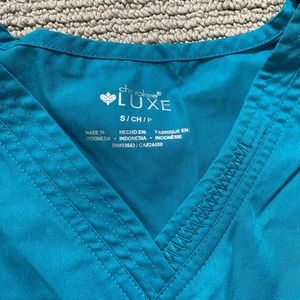 Cherokee Luxe teal scrub set size small